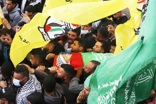 Palestinians: West Bank teen wounded by Israeli gunfire dies
