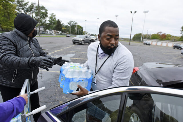 Benton Harbor mayor stands strong for city he loves amid water crisis