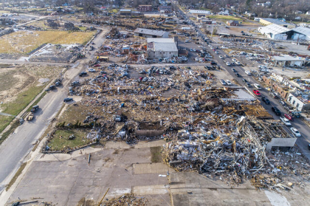 Tornadoes devastate Midwest, South