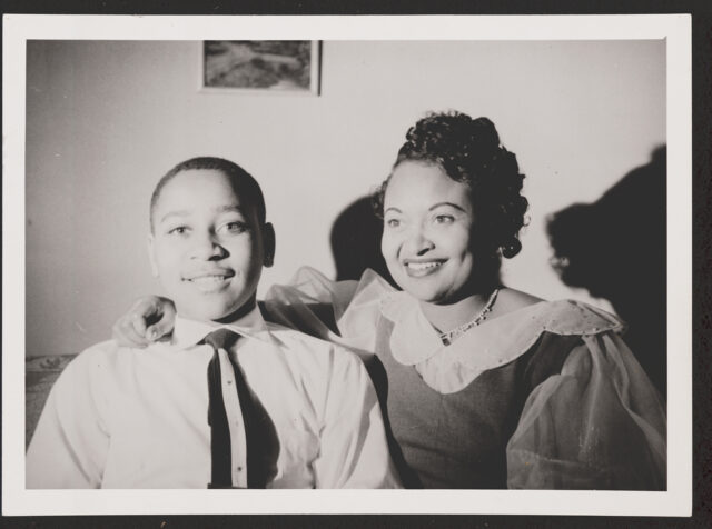Pursue the Emmett Till murder case