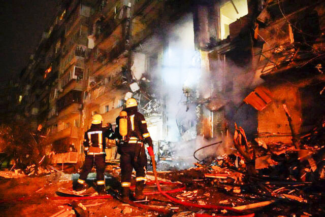 Hell Erupts! Desolation in Ukraine with death, economic crises, nuclear threats, panic and possible famine.