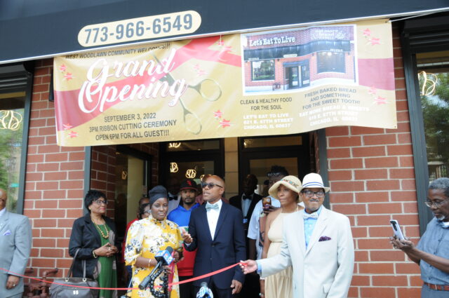 Muslim restaurateur brings new diner with flavorful, healthy meals to Chicago’s South Side