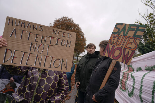 Man dies at UK migrant center criticized over conditions