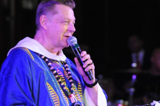 Father Pfleger reinstated at St. Sabina