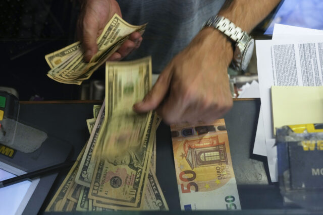 Malaysia says it will be more ‘aggressive’ in ditching dollar