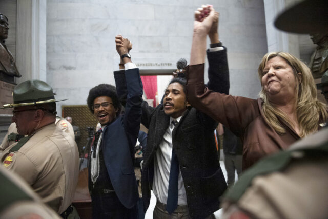 Black lawmaker who was expelled to return to Tennessee House