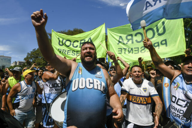 Unions lead protests against Milei’s anti-worker decree in Argentina