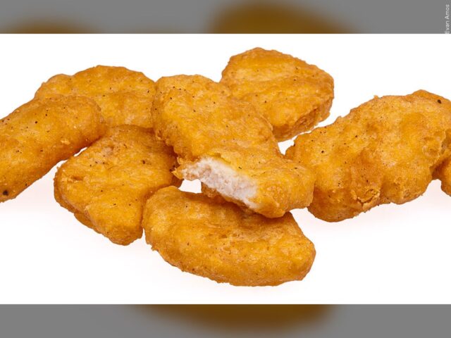 Lab-grown fake ‘chicken’—with a side of heavy metals and rodent DNA?