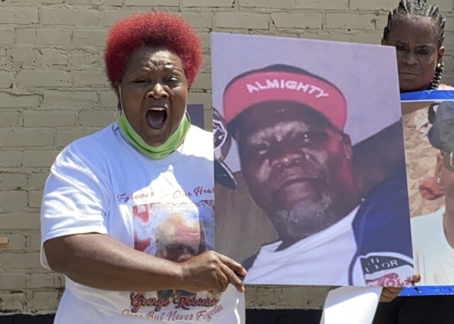 Officer’s conviction in the death of George Robinson is overturned