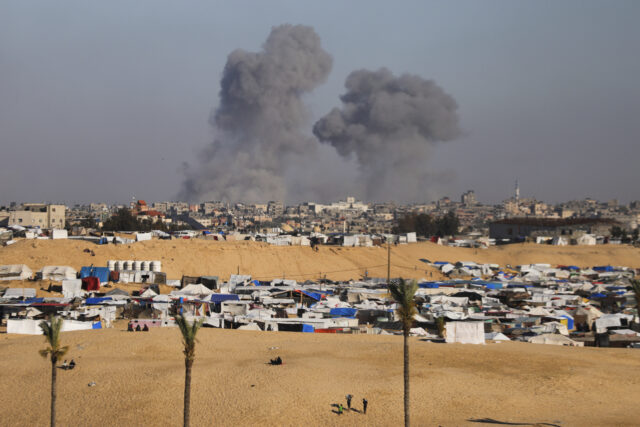 War and bloodshed continue in Gaza as Israel ignores U.S. warning on bomb shipment