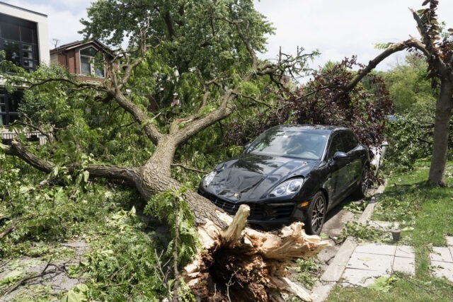 Rain, wind, tornadoes pound the Midwest