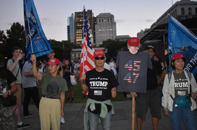 Debate protesters express disillusionment with both candidates