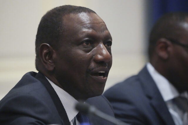 Presidents of South Sudan and Kenya push for a resolution in stalled peace talks