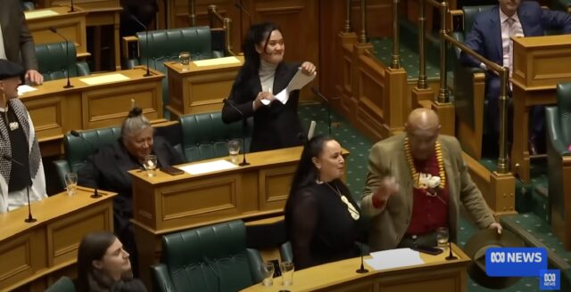 Māori mobilize to protect treaty rights