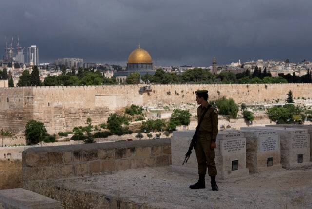Israeli settler incursion into al-Aqsa Mosque allowed by Tel Aviv: Palestinian officials