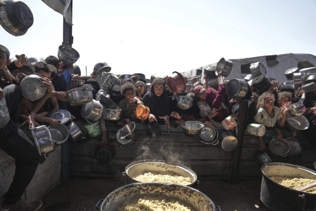 Gaza: Starvation looms for one in five people, say food security experts