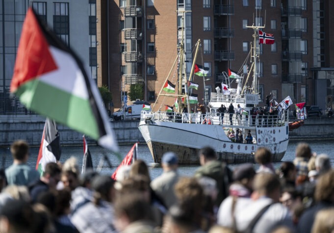 Mideast Wars Aid Ship Seized