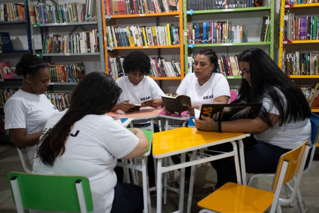 Brazilian inmates find relief and reduce sentences through reading