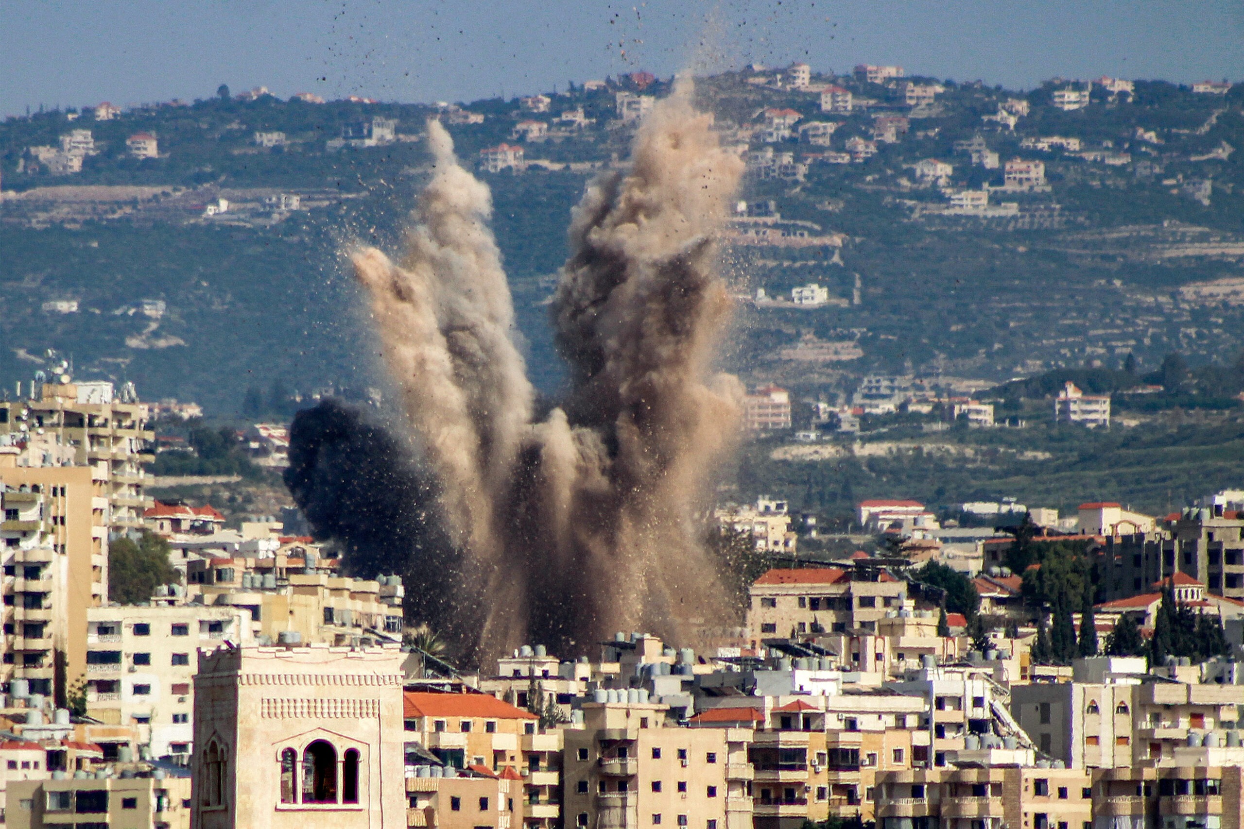 Are the U.S. and Israel attempting to manipulate the Gulf States to attack Iran? 