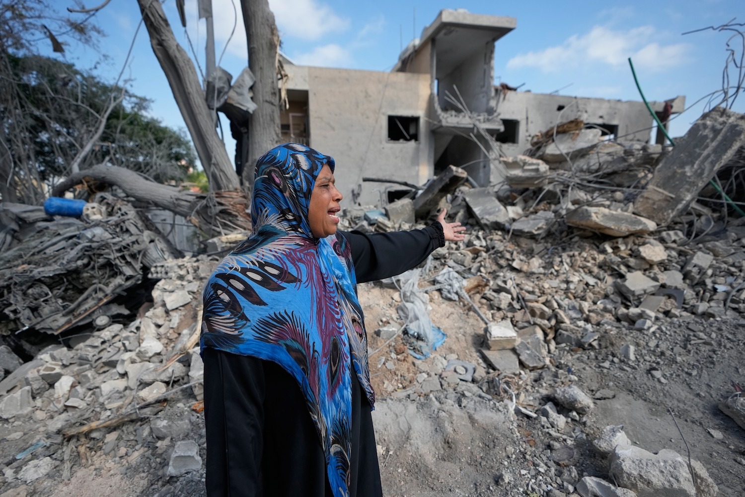 War clouds over diplomacy U.S. again strikes Iran and Israel continues attacks on Lebanon