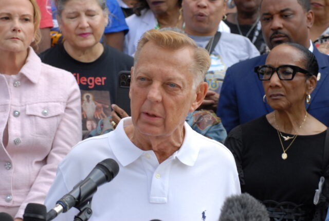 Father Michael Pfleger reinstated and vows to ‘turn up the volume’ Vindicated! Popular priest cleared of false charges